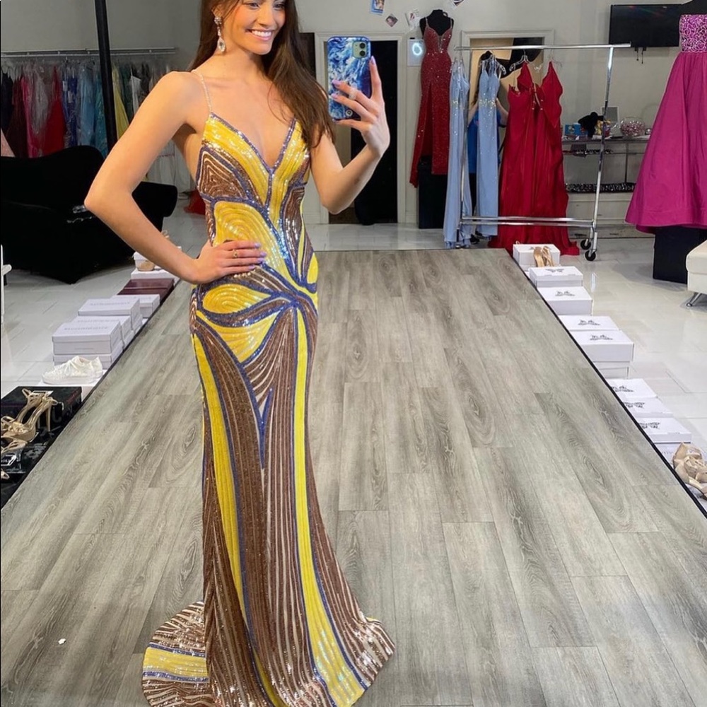 Beautiful JOVANI prom dress